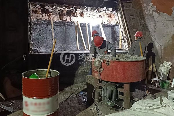 熔铝炉炉门修补