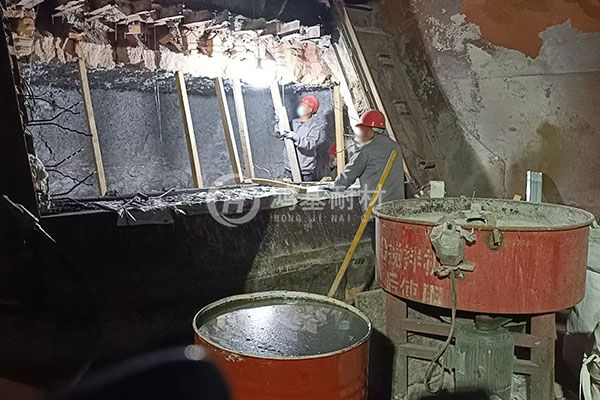 湖北幸福铝业熔铝炉铝门修补案例